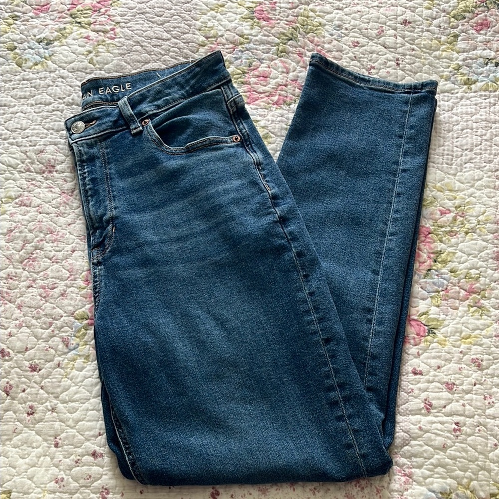 American Eagle Outfitters High Rise Mom Jeans